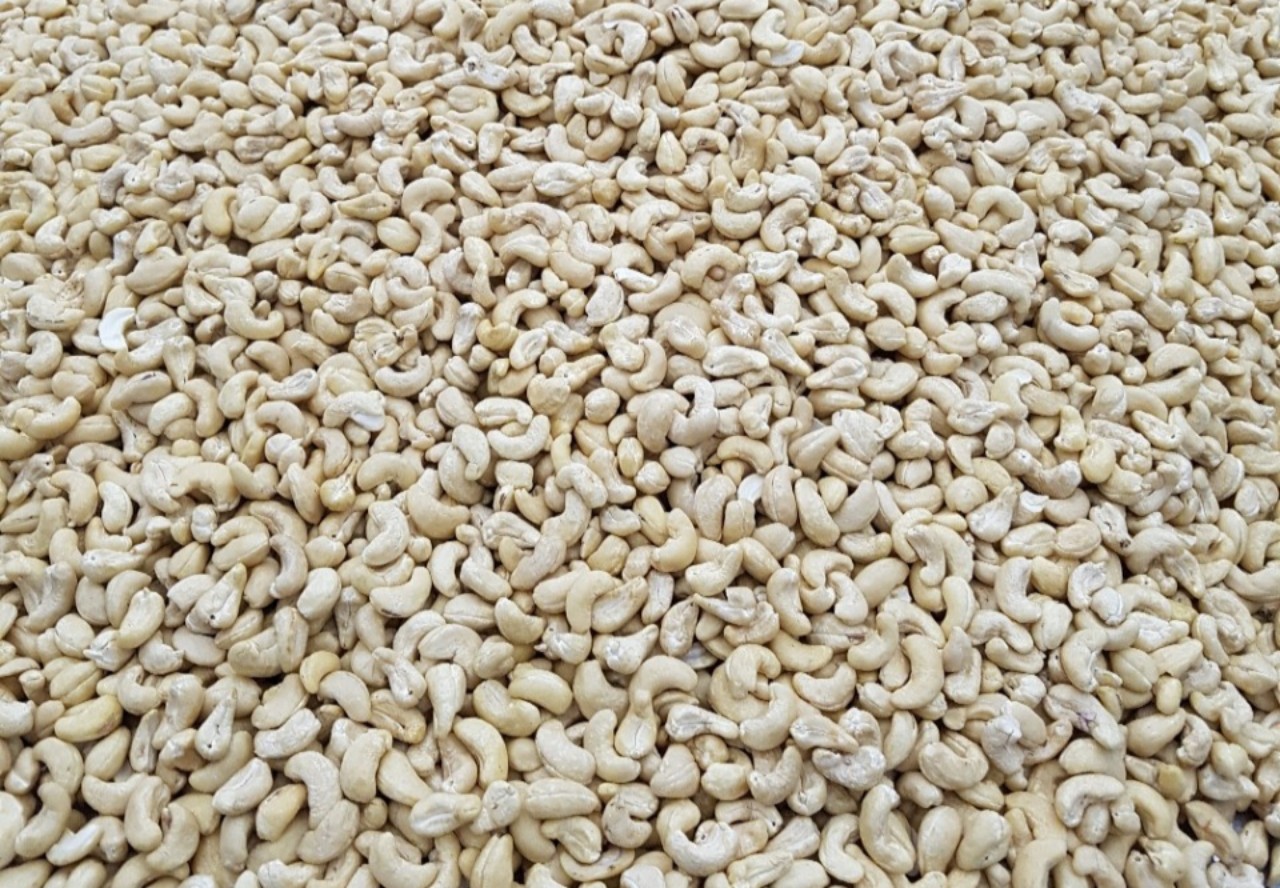 CASHEW NUTS