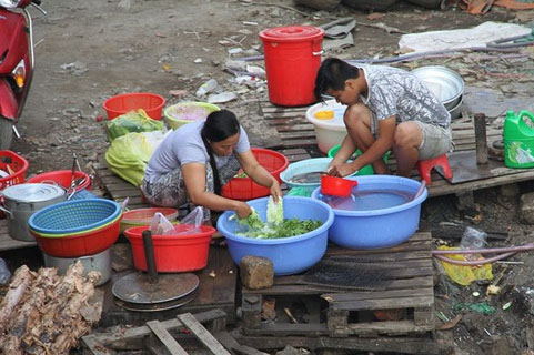 Từ chuyện 'Hàng ngon đem xuất khẩu, đồ bẩn bán cho nhau ăn' đến...