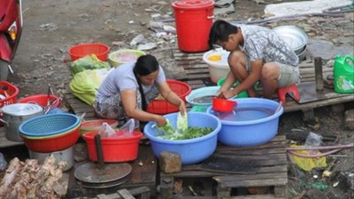 Từ chuyện 'Hàng ngon đem xuất khẩu, đồ bẩn bán cho nhau ăn' đến...